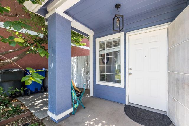 5045 N Laguna Dr, Sacramento, CA 95823