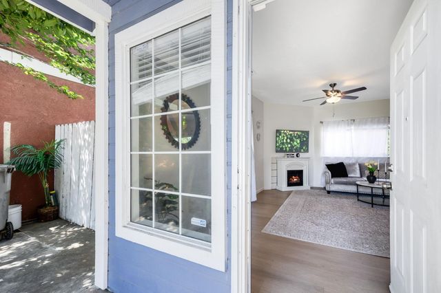 5045 N Laguna Dr, Sacramento, CA 95823