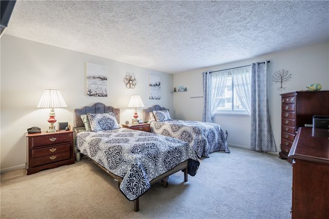 21 High Gate 4, Perinton, NY 14450