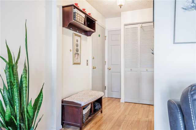 21 High Gate 4, Perinton, NY 14450