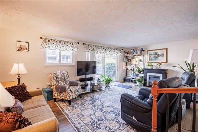 21 High Gate 4, Perinton, NY 14450