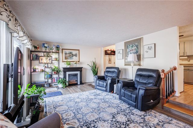 21 High Gate 4, Perinton, NY 14450