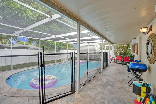 7697 S Forest Boulevard, North Lauderdale, FL 33068