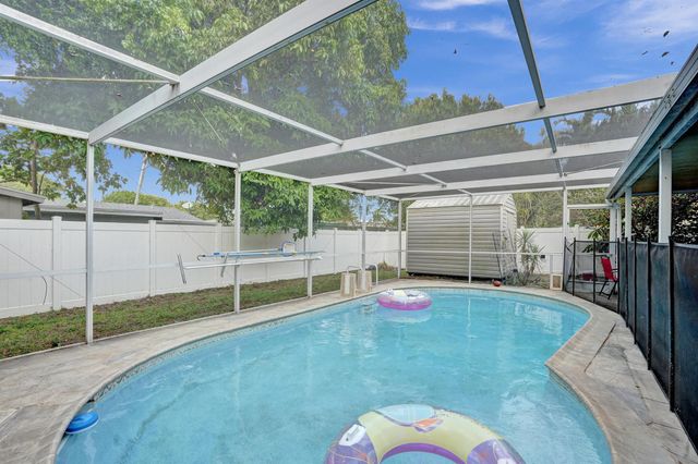 7697 S Forest Boulevard, North Lauderdale, FL 33068