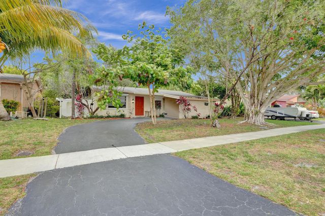 7697 S Forest Boulevard, North Lauderdale, FL 33068