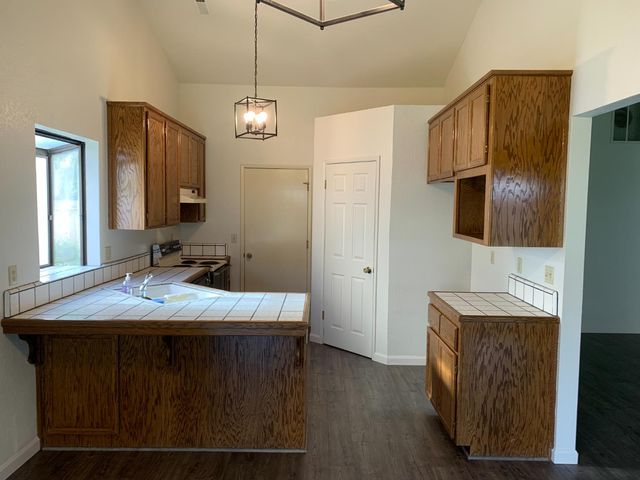 2429 Woodvale Dr, Modesto, CA 95355