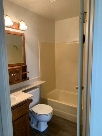 2429 Woodvale Dr, Modesto, CA 95355