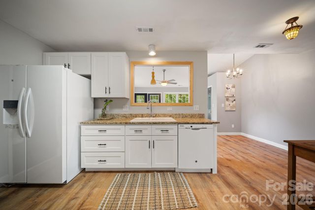 1040 Thorncrest Drive, Fletcher, NC 28732