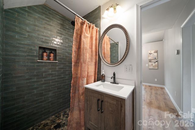 1040 Thorncrest Drive, Fletcher, NC 28732
