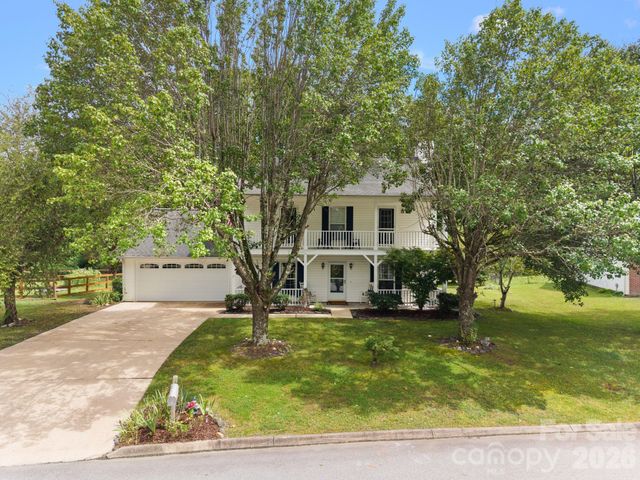 1040 Thorncrest Drive, Fletcher, NC 28732