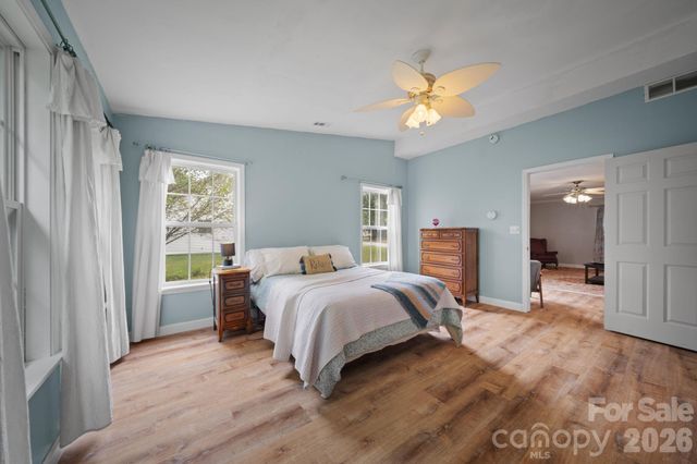1040 Thorncrest Drive, Fletcher, NC 28732