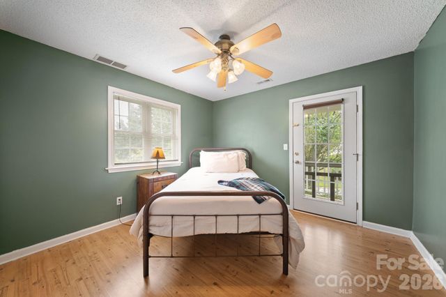 1040 Thorncrest Drive, Fletcher, NC 28732