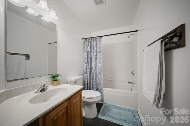 1040 Thorncrest Drive, Fletcher, NC 28732
