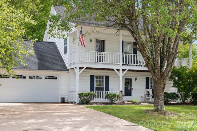 1040 Thorncrest Drive, Fletcher, NC 28732