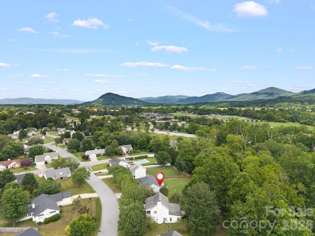 1040 Thorncrest Drive, Fletcher, NC 28732