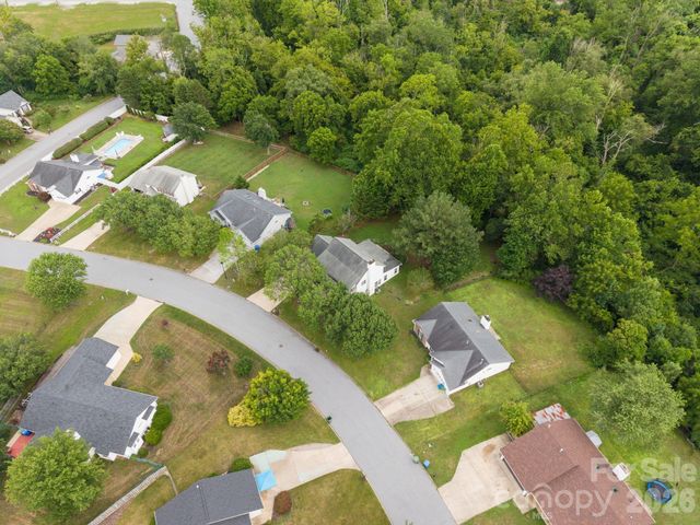 1040 Thorncrest Drive, Fletcher, NC 28732