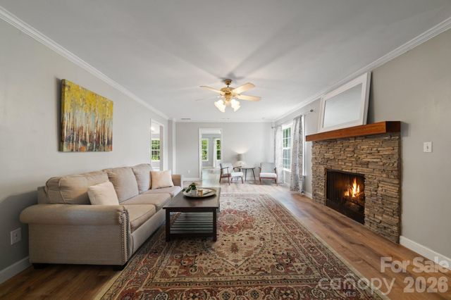 1040 Thorncrest Drive, Fletcher, NC 28732