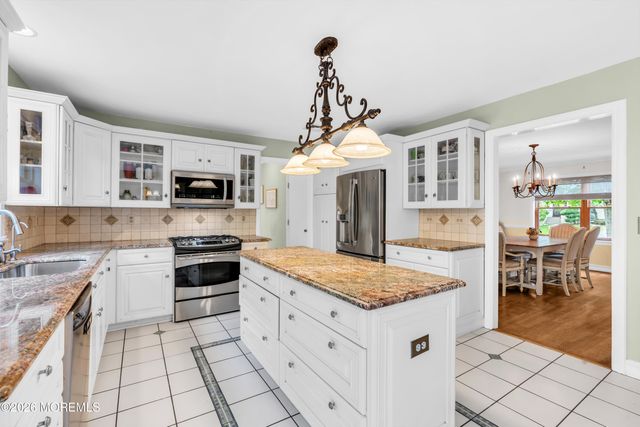 30 Amagansett Drive, Morganville, NJ 07751