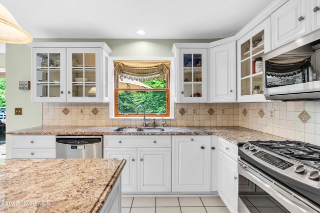 30 Amagansett Drive, Morganville, NJ 07751