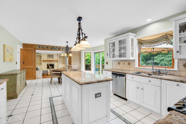 30 Amagansett Drive, Morganville, NJ 07751