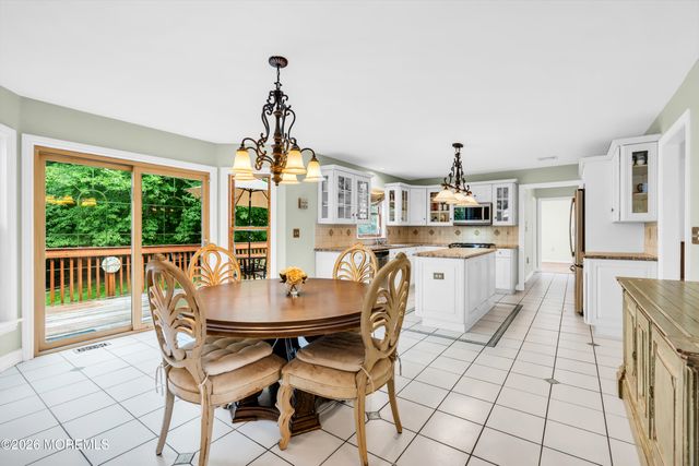 30 Amagansett Drive, Morganville, NJ 07751