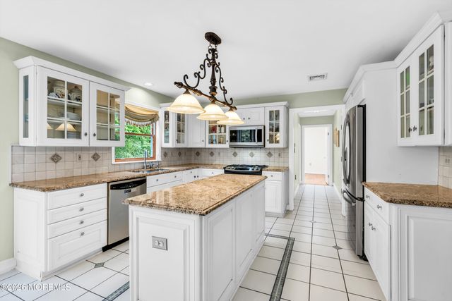 30 Amagansett Drive, Morganville, NJ 07751