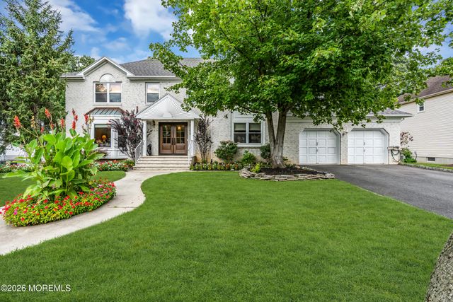 30 Amagansett Drive, Morganville, NJ 07751