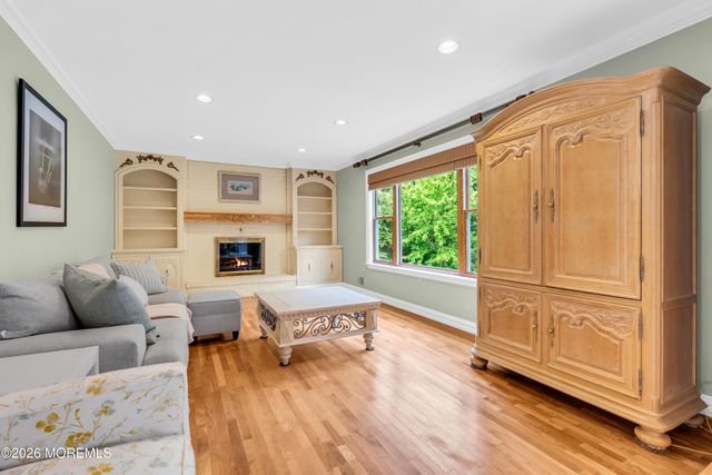 30 Amagansett Drive, Morganville, NJ 07751