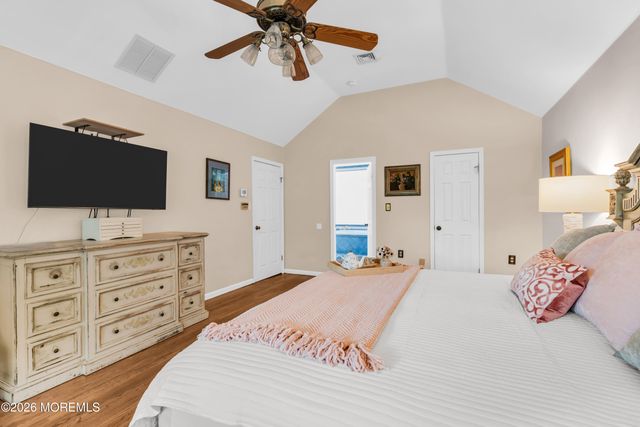 30 Amagansett Drive, Morganville, NJ 07751