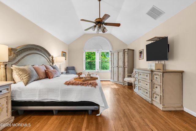 30 Amagansett Drive, Morganville, NJ 07751