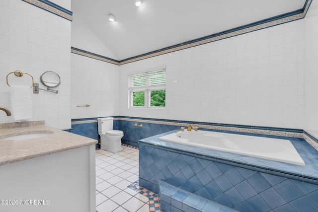 30 Amagansett Drive, Morganville, NJ 07751