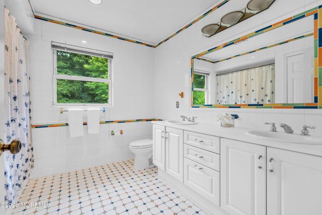 30 Amagansett Drive, Morganville, NJ 07751