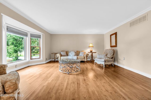 30 Amagansett Drive, Morganville, NJ 07751