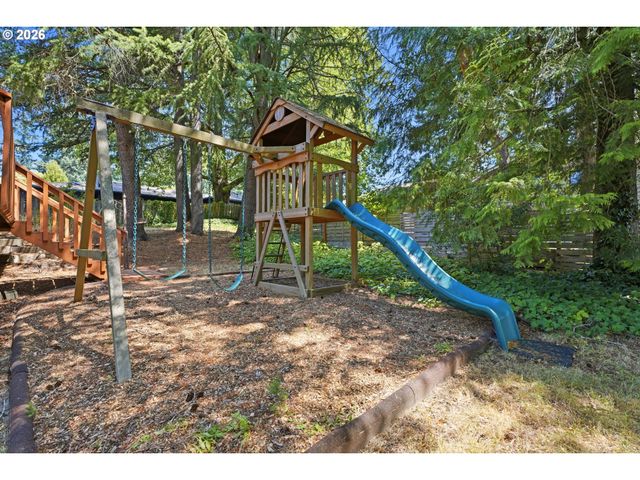 13570 SHIREVA Dr, Lake Oswego, OR 97034