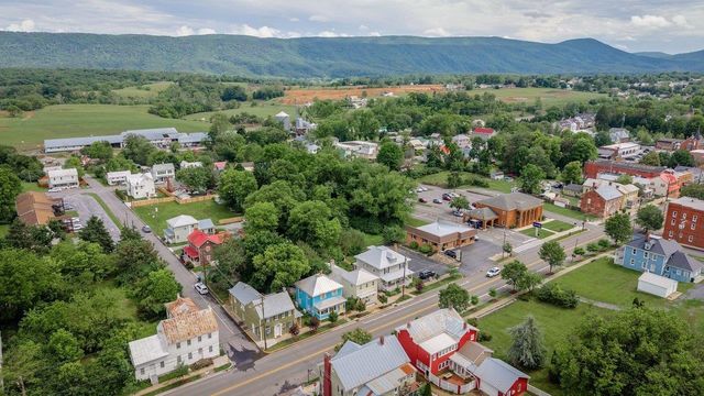 234 N MAIN ST, Woodstock, VA 22664