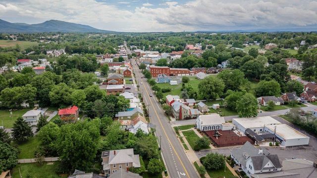 234 N MAIN ST, Woodstock, VA 22664