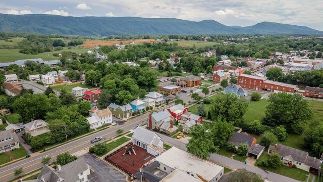 234 N MAIN ST, Woodstock, VA 22664