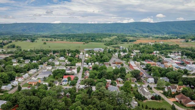 234 N MAIN ST, Woodstock, VA 22664