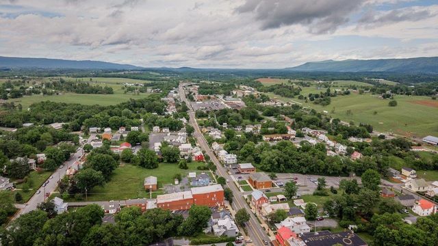 234 N MAIN ST, Woodstock, VA 22664