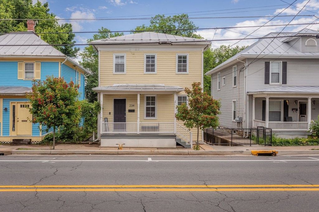 234 N MAIN ST, Woodstock, VA 22664