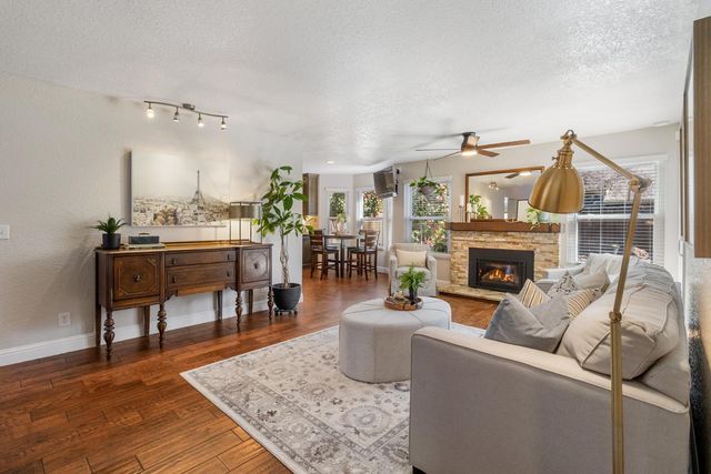 112 Hazelmere Dr, Folsom, CA 95630