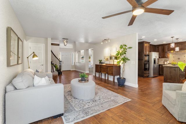 112 Hazelmere Dr, Folsom, CA 95630