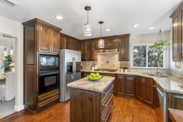 112 Hazelmere Dr, Folsom, CA 95630