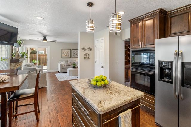 112 Hazelmere Dr, Folsom, CA 95630