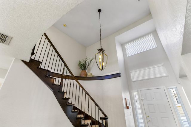 112 Hazelmere Dr, Folsom, CA 95630