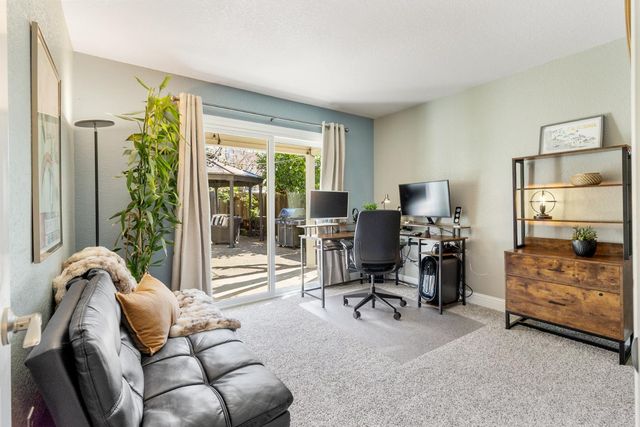 112 Hazelmere Dr, Folsom, CA 95630