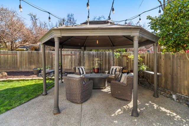 112 Hazelmere Dr, Folsom, CA 95630