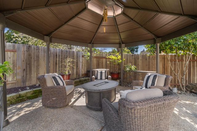 112 Hazelmere Dr, Folsom, CA 95630