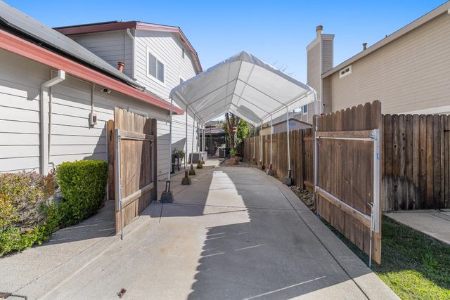 112 Hazelmere Dr, Folsom, CA 95630