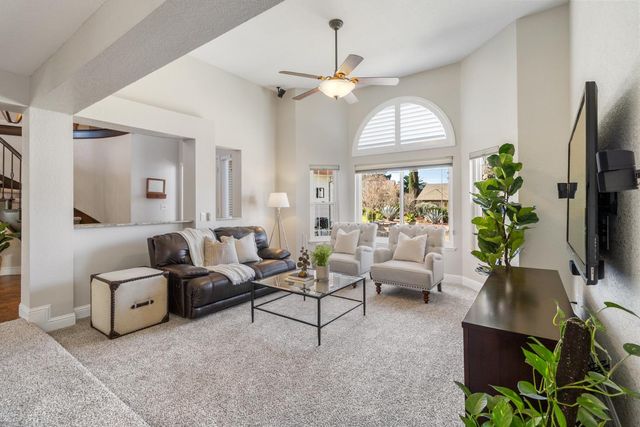 112 Hazelmere Dr, Folsom, CA 95630